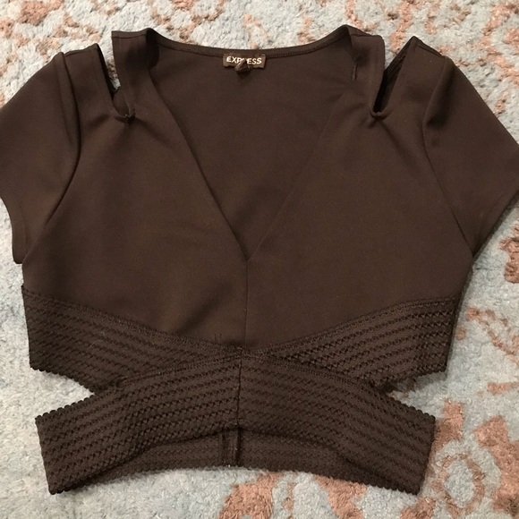 EXPRESS CUTOUT CROP TOP - Picture 4 of 5